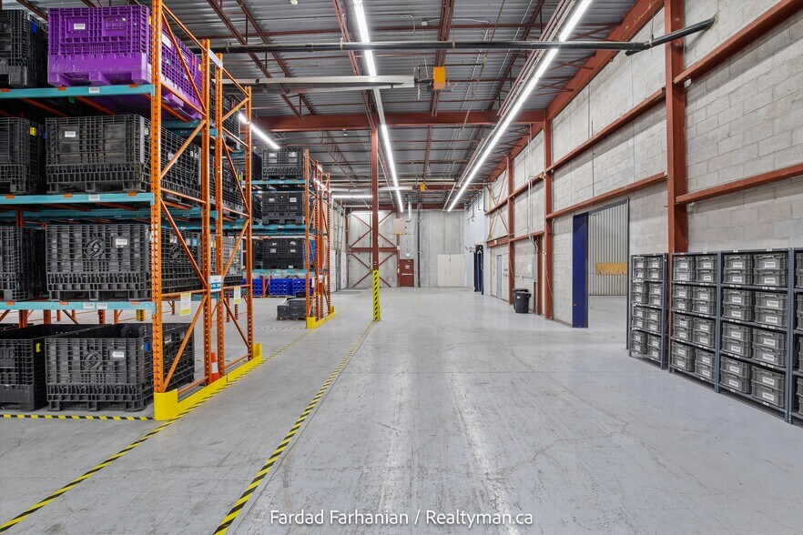 More Photos Of 42 Cardico Dr, Whitchurch-Stouffville Warehouse For Lease