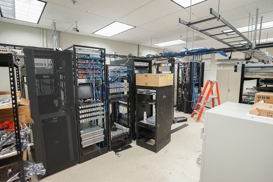 More Photos Of 1600 Yosemite Blvd, Modesto Office For Lease