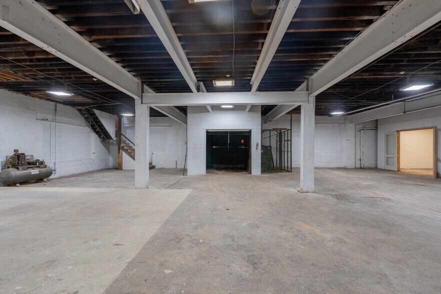 More Photos Of 140 N Kresson St, Baltimore Industrial For Sale
