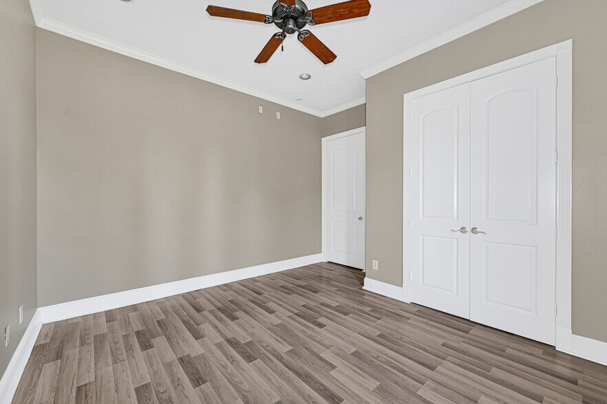 More Photos Of 12816 Willow Centre Dr, Houston Loft Creative Space For Sale