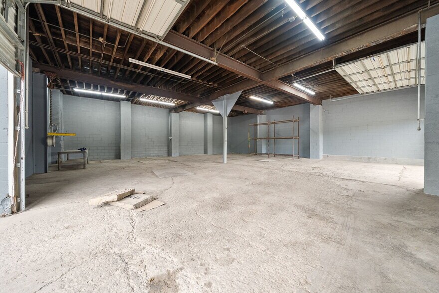 More Photos Of 797 Carlton Dr, Bentleyville Service For Lease