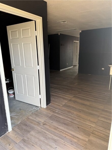 More Photos Of 217 E Main St, Bishop Storefront Retail Office For Sale