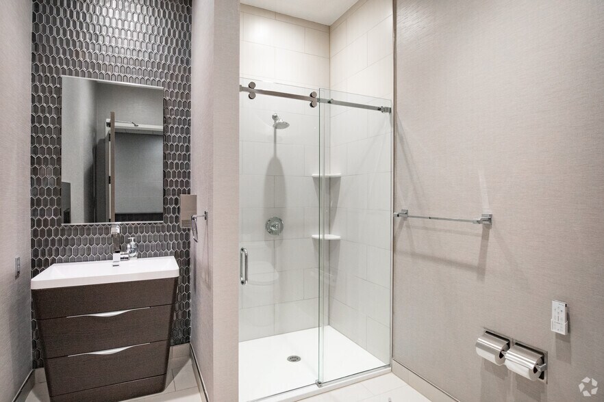 More Photos Of 511 Ocean Ave, Massapequa Office For Lease