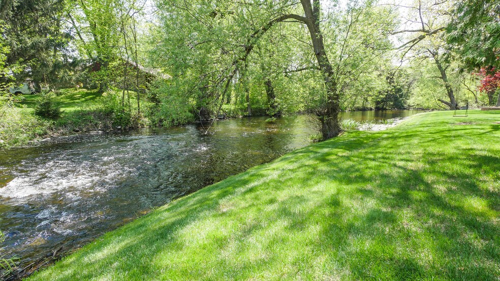 More Photos Of 141 County Road Kk, Amherst Restaurant For Sale