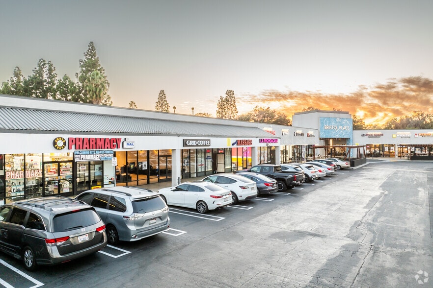 More Photos Of 3370-3400 S Bristol St, Santa Ana Freestanding For Lease