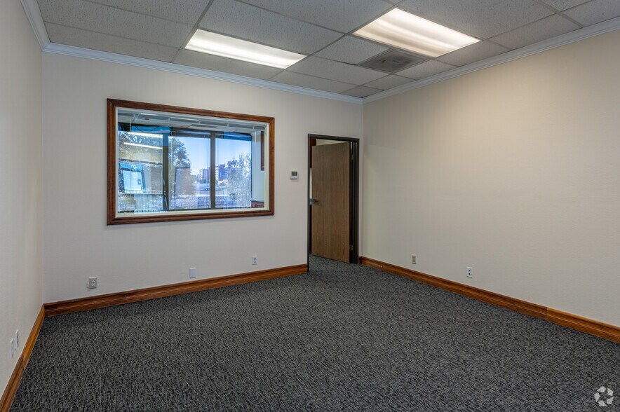 More Photos Of 171 S Anita Dr, Orange Medical For Lease