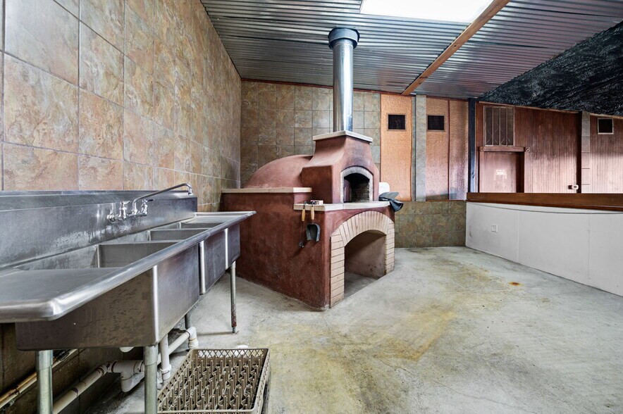 More Photos Of 2412 Usener Rd rd, Fredericksburg Winery Vineyard For Sale