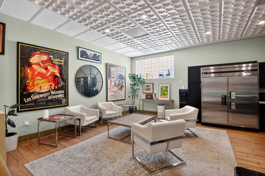 More Photos Of 923 N Hollywood Way, Burbank General Retail For Sale