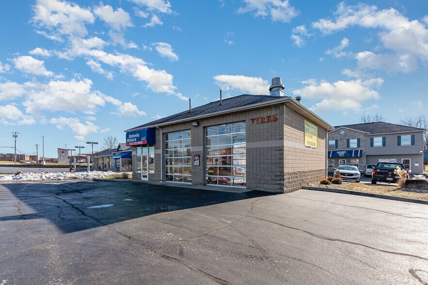 More Photos Of 1012 Hospital Dr, Batavia Auto Dealership For Lease