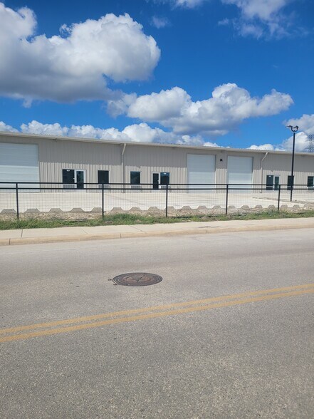 Primary Photo Of 10665 Shaenfield Rd, San Antonio Light Distribution For Lease