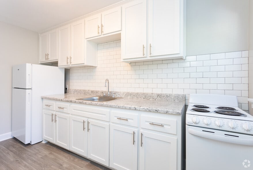 More Photos Of 1107-1117 W Rowan St, Fayetteville Apartments For Sale