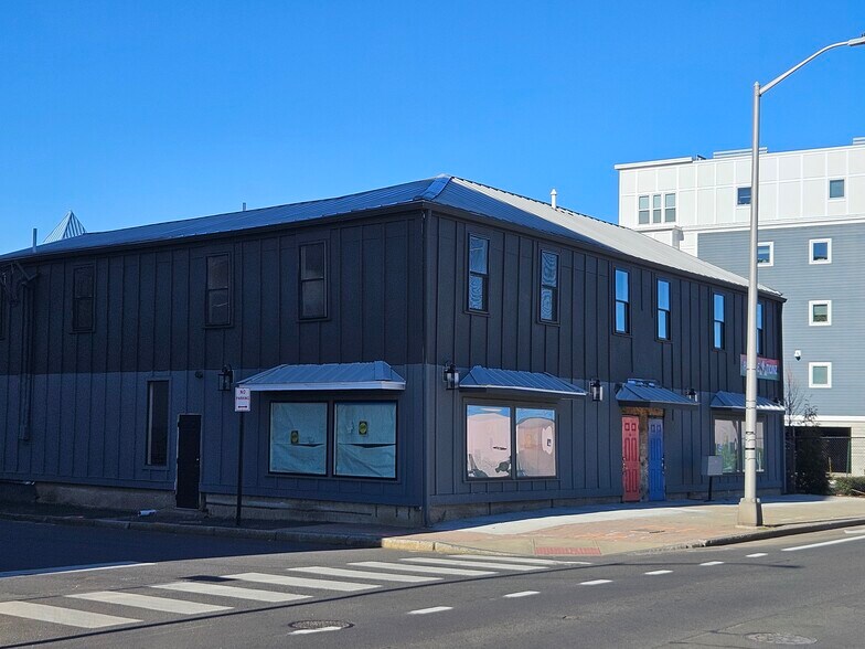 More Photos Of 145 Water St, Norwalk Light Manufacturing For Sale