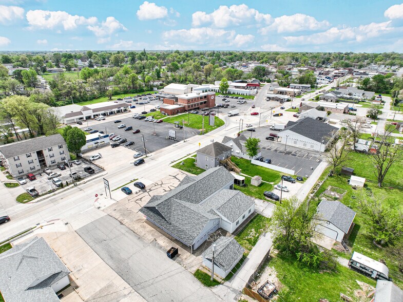 More Photos Of 581 E Cherry St, Troy Freestanding For Sale