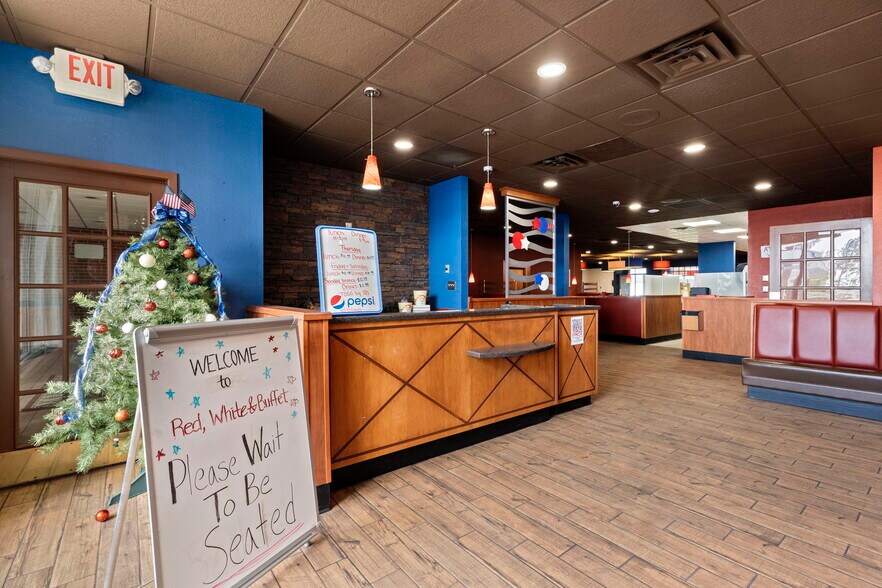 More Photos Of 250 Conicville Rd, Mount Jackson Hotel For Lease