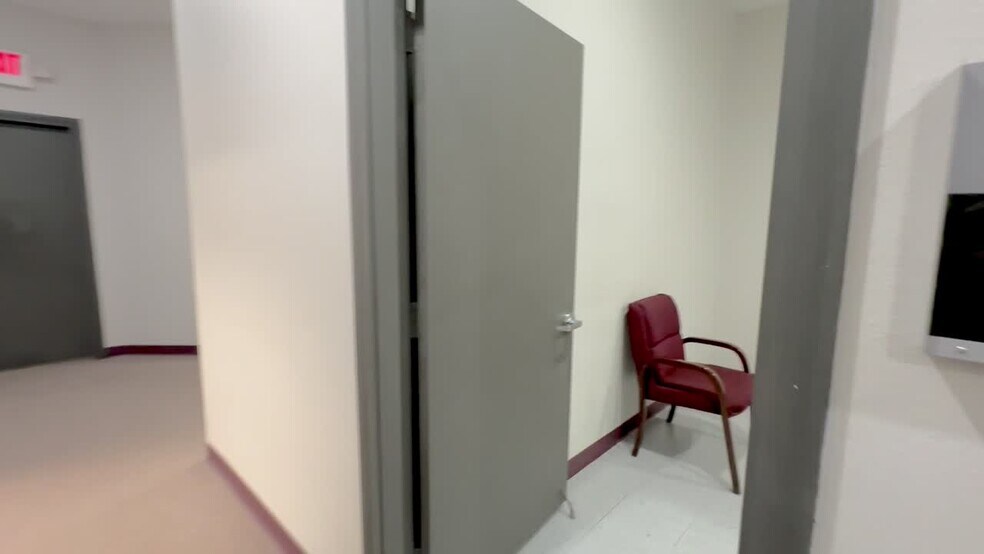 Primary Photo Of 1302 N Shepherd Dr, Houston Medical For Lease