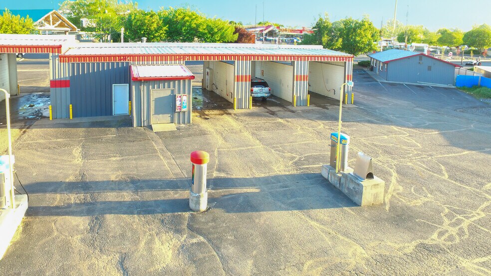 More Photos Of 1027 Linden Ave, Lewiston Carwash For Sale