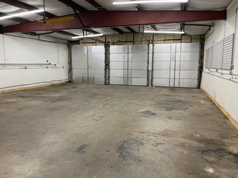 More Photos Of 520 85 Cir, Atlanta Flex For Lease