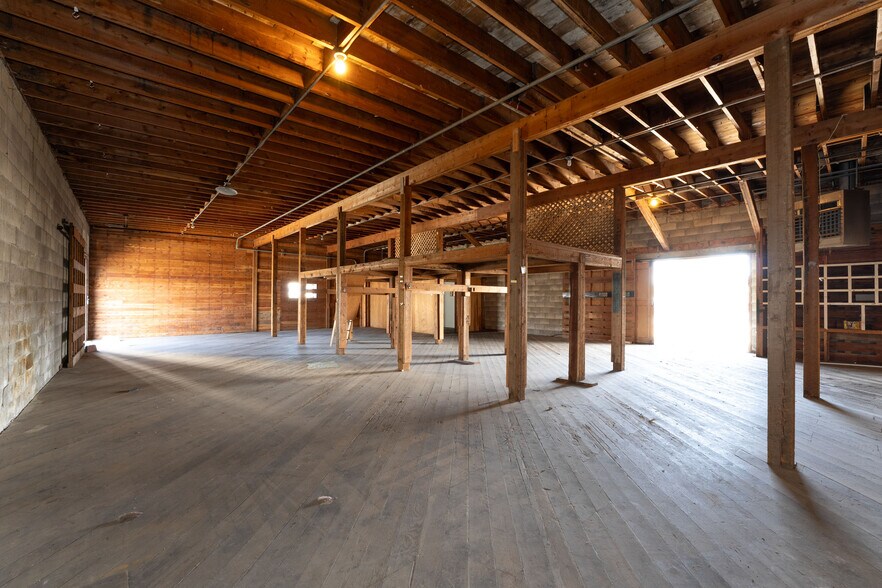 More Photos Of 647 Center st, Kalispell Light Distribution For Sale