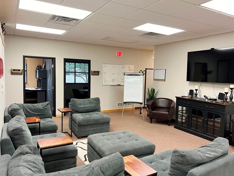 More Photos Of 13760 Bluestem Ct, Baxter Office For Sale