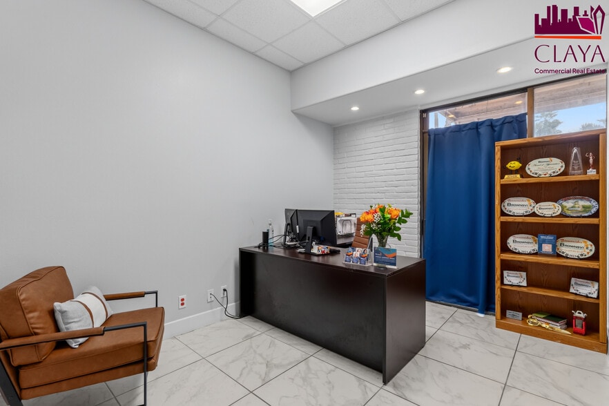 More Photos Of 1600 University Blvd, Brownsville Office For Sale