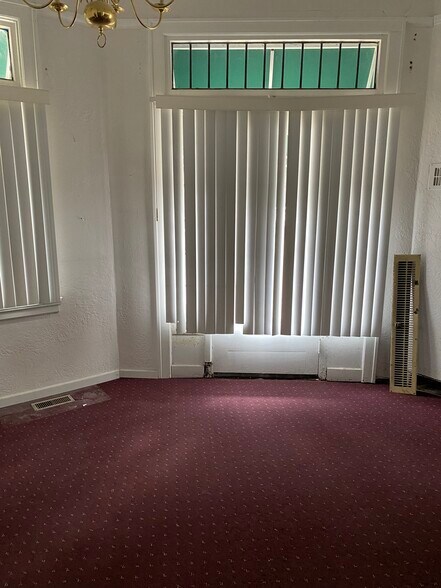 More Photos Of 415 Chartiers Ave, Carnegie Office For Sale