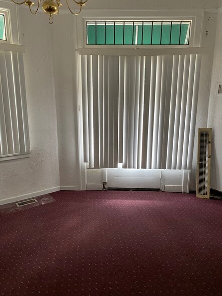 More Photos Of 415 Chartiers Ave, Carnegie Office For Sale