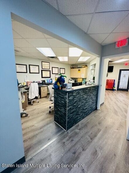More Photos Of 15 1st St, Staten Island Office For Sale