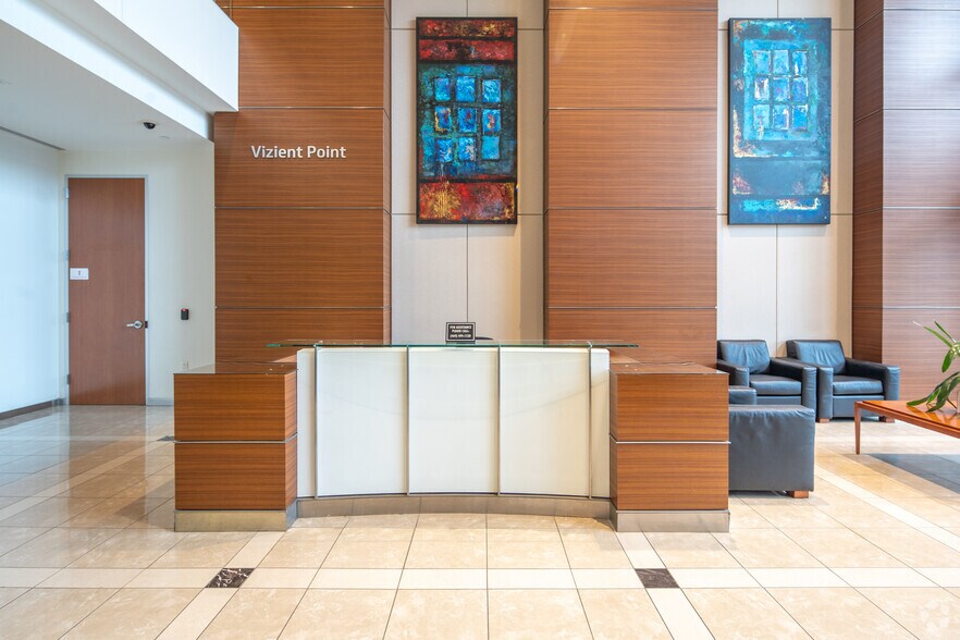 More Photos Of 250 E John Carpenter Fwy, Irving Office For Lease