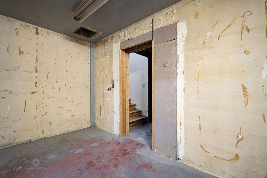 More Photos Of 200 E 19th St, Bakersfield Manufacturing For Sale