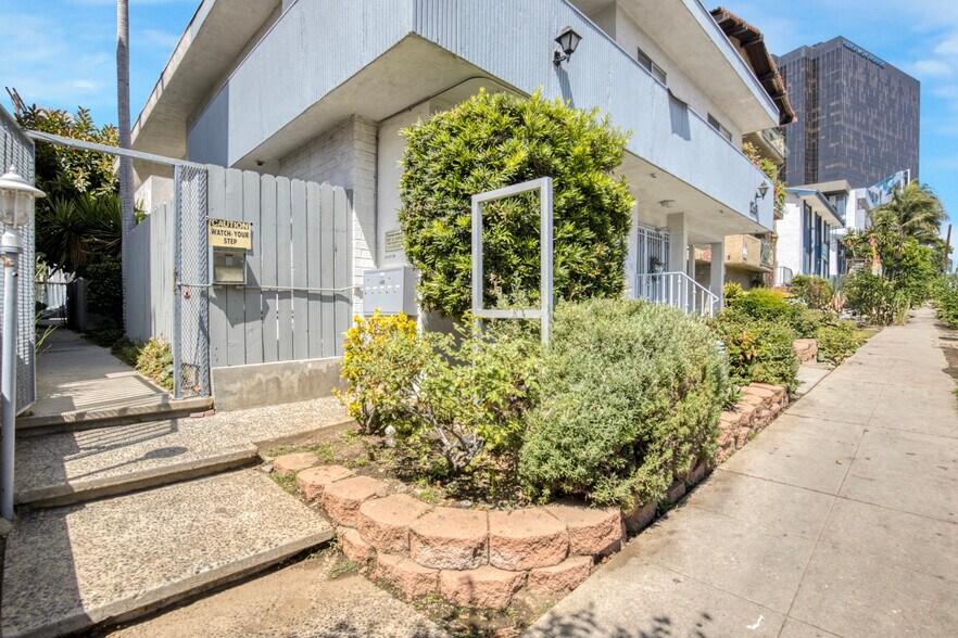 More Photos Of 1253 Federal Ave, Los Angeles Apartments For Sale