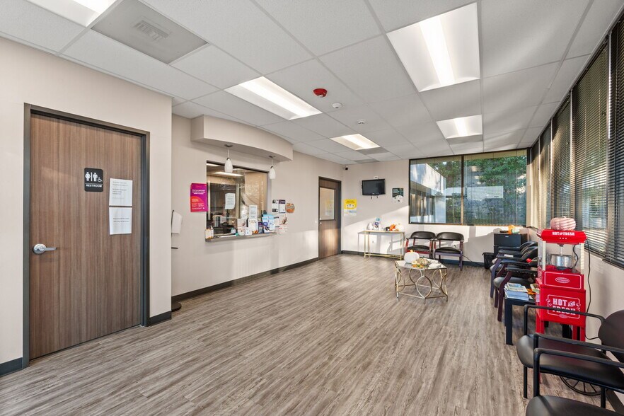 More Photos Of 17325 Red Oak Dr, Houston Medical For Sale