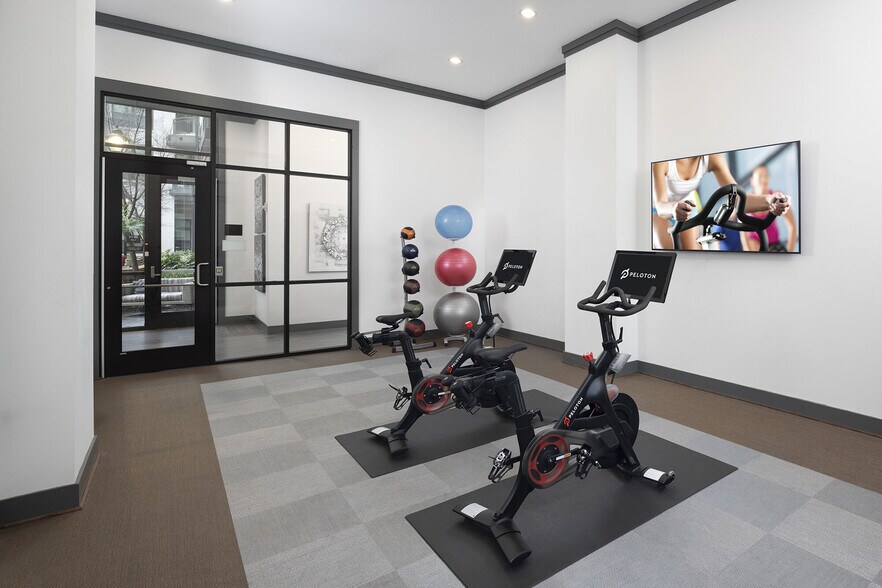 More Photos Of 1750 Camden Rd, Charlotte Apartments For Lease