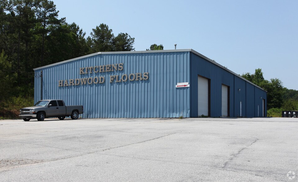 More Photos Of 790 Moore St, Oxford Unknown For Lease