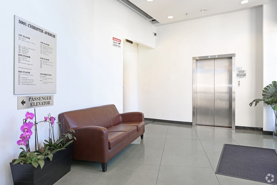 More Photos Of 5901 Christie Ave, Emeryville Office For Lease