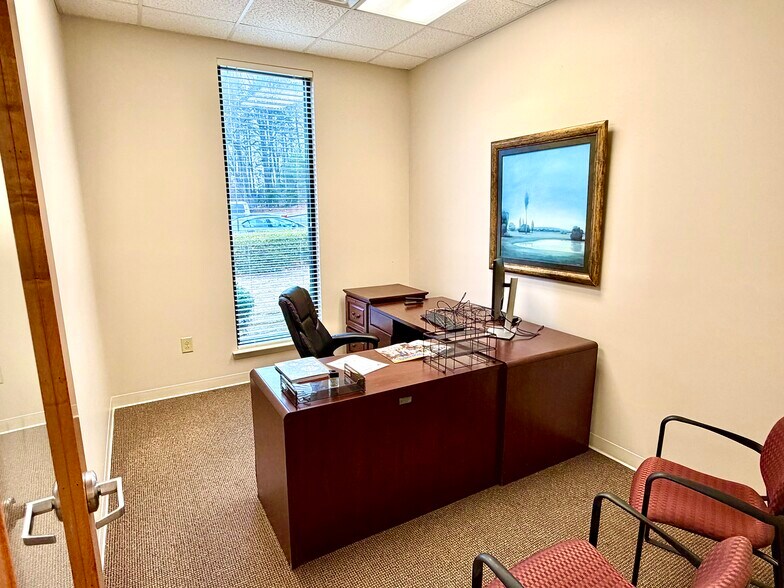 More Photos Of 1102 Thompson Bridge Rd, Gainesville Office For Lease