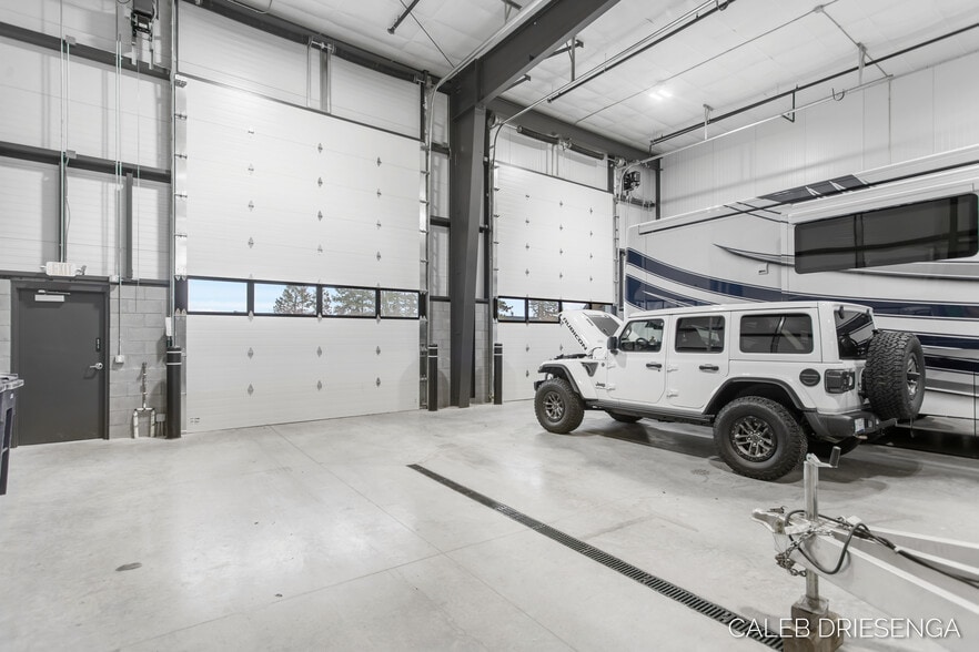 More Photos Of 460 Cleveland Ave, Holland Self Storage For Sale