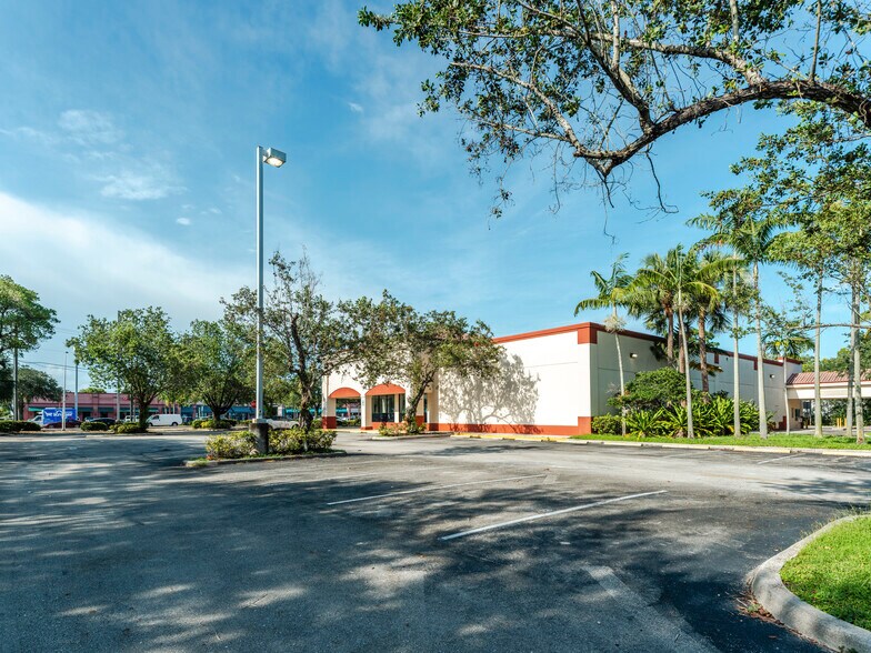 More Photos Of 6980 W Commercial Blvd, Lauderhill Drugstore For Sale