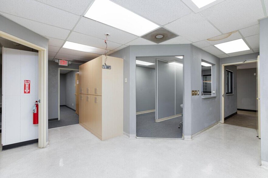 More Photos Of 872 E Sahara Ave, Las Vegas Medical For Lease