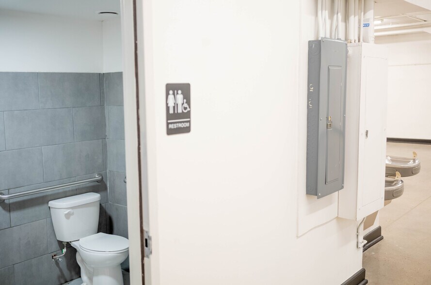 More Photos Of 910 Galapago St, Denver Office For Sale