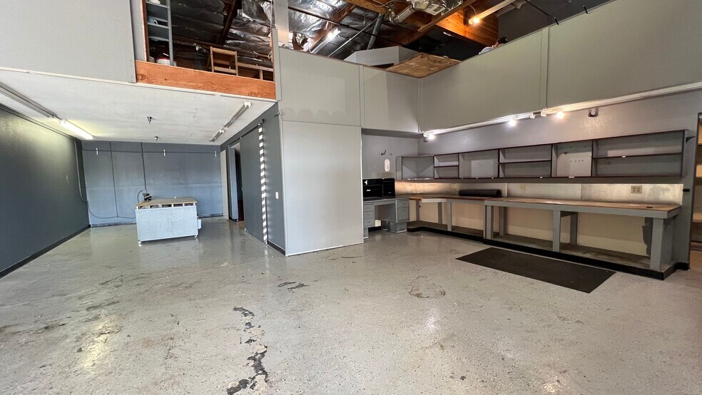 More Photos Of 1848 W 11th St, Upland Warehouse For Lease