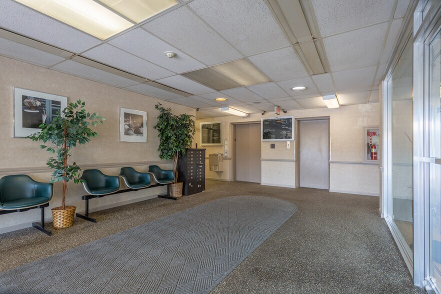 More Photos Of 25701 N Lakeland Blvd, Cleveland Medical For Lease