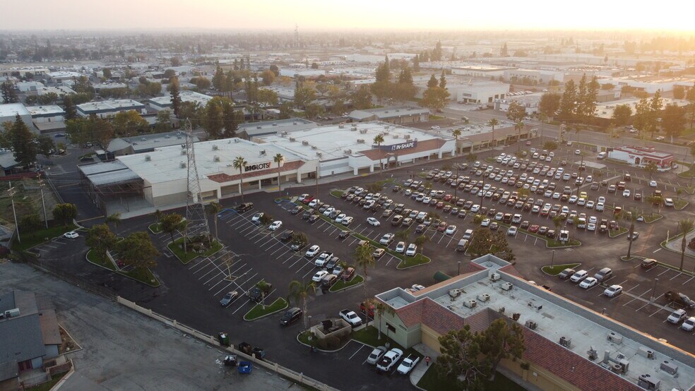 More Photos Of 4751 White Ln, Bakersfield Freestanding For Lease