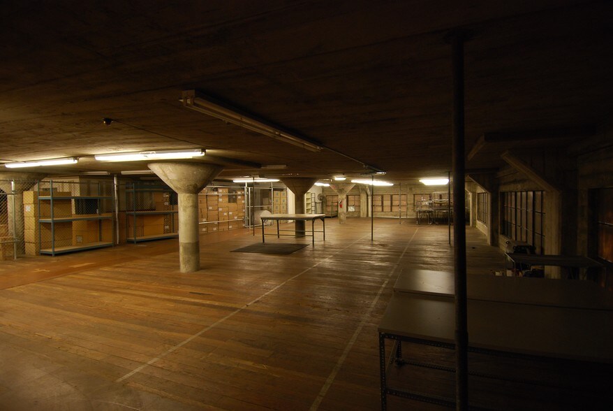 More Photos Of 865 Isabella St, Oakland Warehouse For Sale