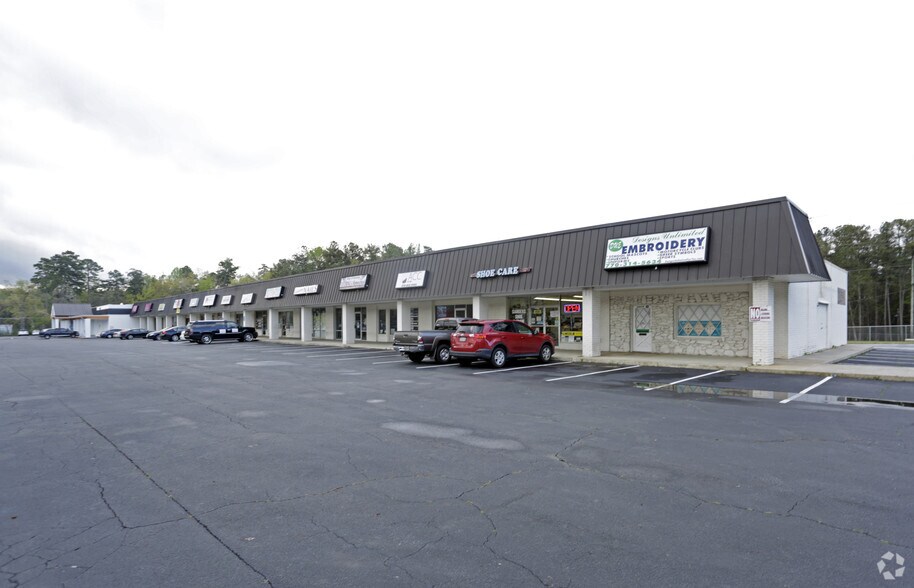 Primary Photo Of 2575 Snapfinger Rd, Decatur Storefront For Lease