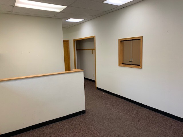 More Photos Of 662 Armour Rd, Oconomowoc Warehouse For Lease