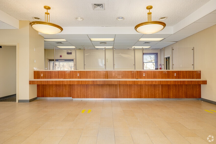 More Photos Of 434 Main St, Chatham Bank For Lease