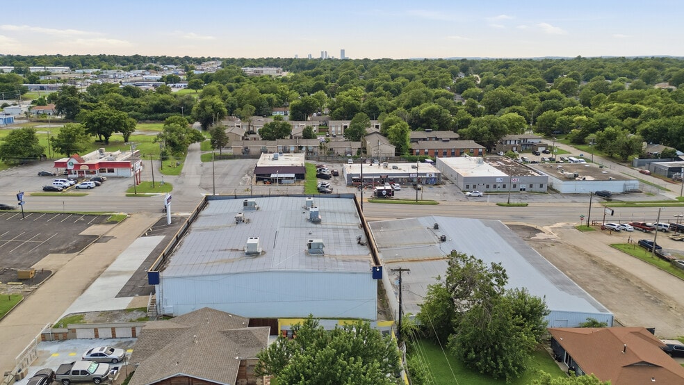 More Photos Of 851 S Sheridan Rd, Tulsa Freestanding For Sale