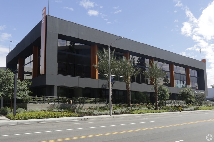 More Photos Of 840 apollo St, El Segundo Loft Creative Space For Lease