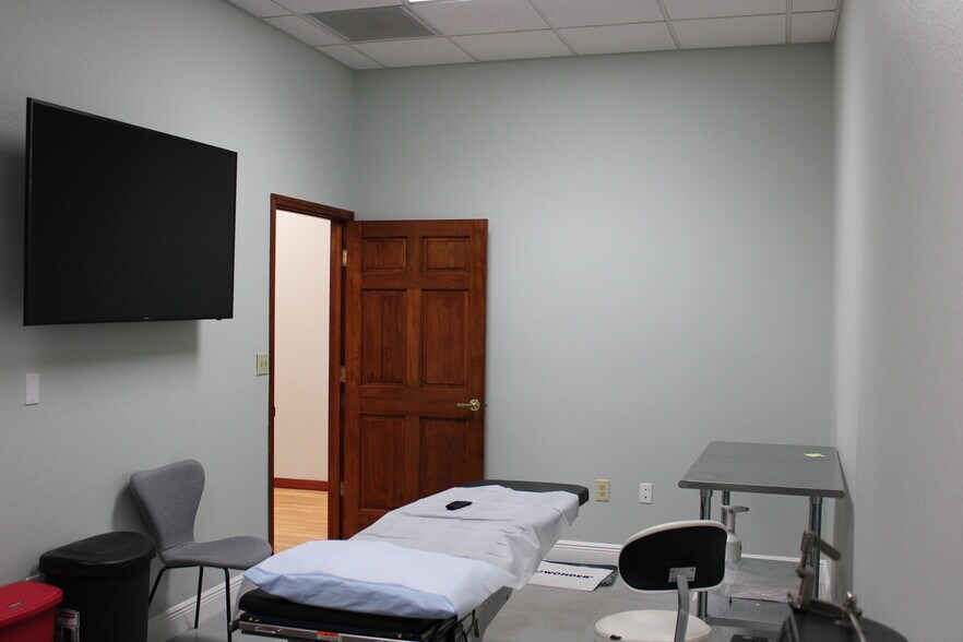 More Photos Of 2831 Alternate 19, Palm Harbor Office For Lease