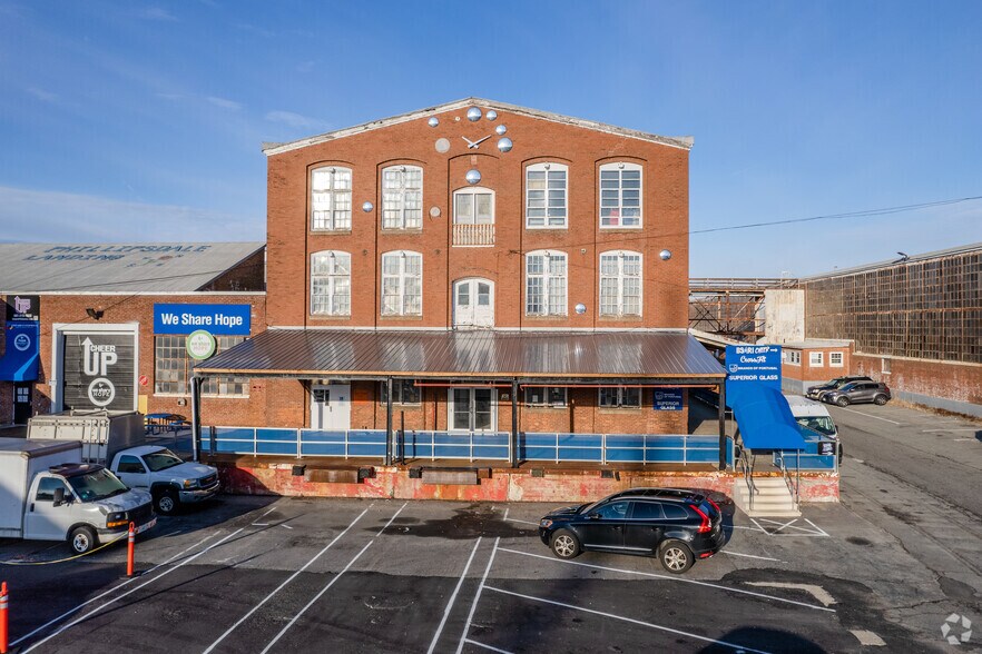 More Photos Of 310 Bourne Ave, Rumford Light Distribution For Lease